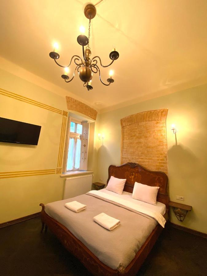 Квартира В Центрі На Вулиці Валова 21 Lviv Exterior foto