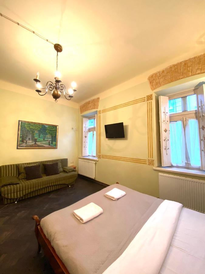 Квартира В Центрі На Вулиці Валова 21 Lviv Exterior foto