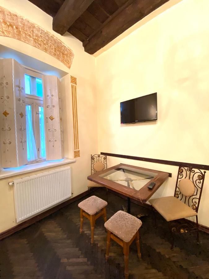 Квартира В Центрі На Вулиці Валова 21 Lviv Exterior foto