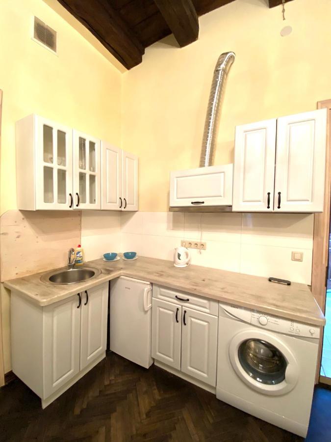 Квартира В Центрі На Вулиці Валова 21 Lviv Exterior foto
